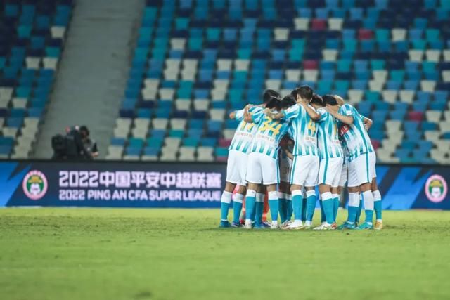目前效力于比利时布鲁日俱乐部，本赛季代表球队出场20次，贡献3粒进球和4次助攻，目前他的德转身价为800万欧元。